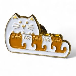 Mother Cat & 5 Kittens Enamel Pin Calico Tabby Family Flair Heartwarming NWOT